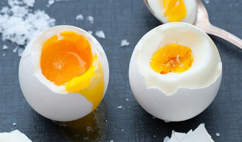 зачем солить воду при варке яиц
