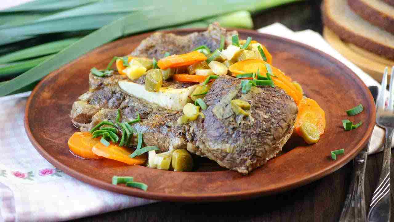 как вкусно сварить говядину куском в кастрюле