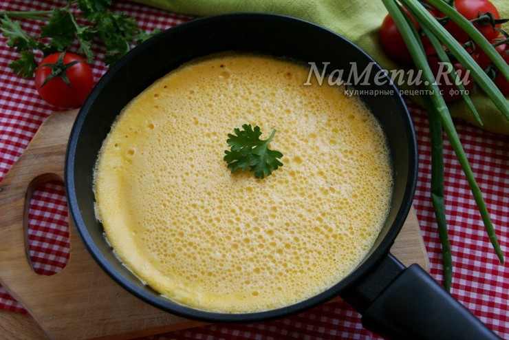 как приготовить пышный омлет на сковороде