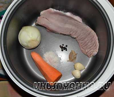 как сварить свиной язык вкусно в кастрюле