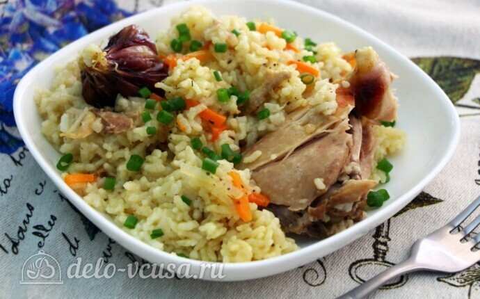 плов с курицей в кастрюле