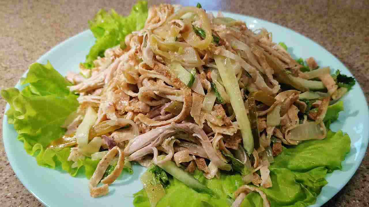 салат с вареной грудкой курицы простой рецепт