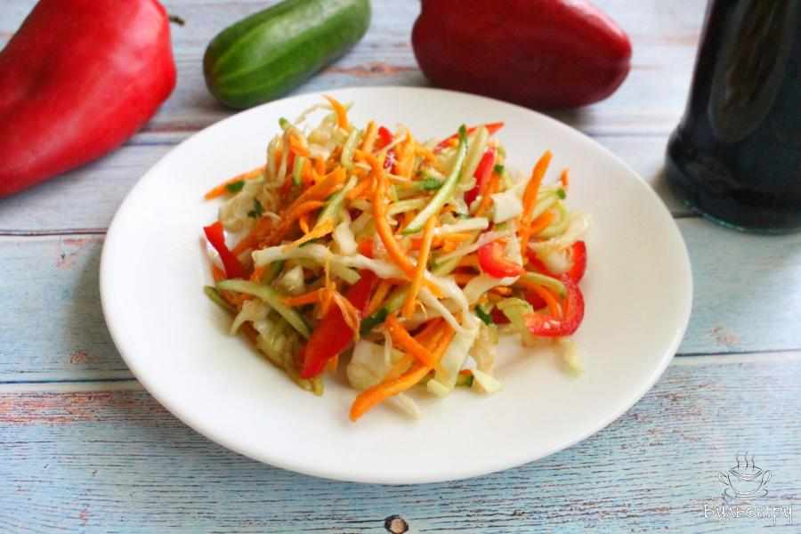 салат со свежей капустой и морковью
