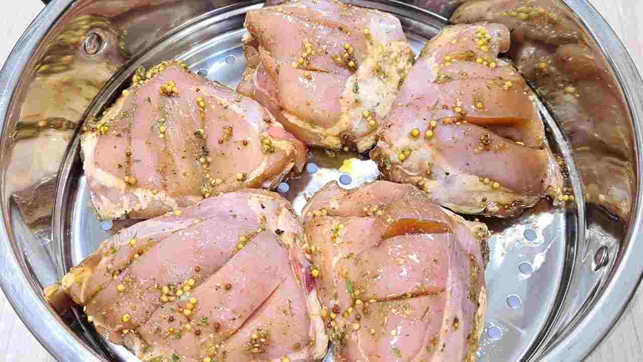 сколько варить бедрышки куриные в кастрюле