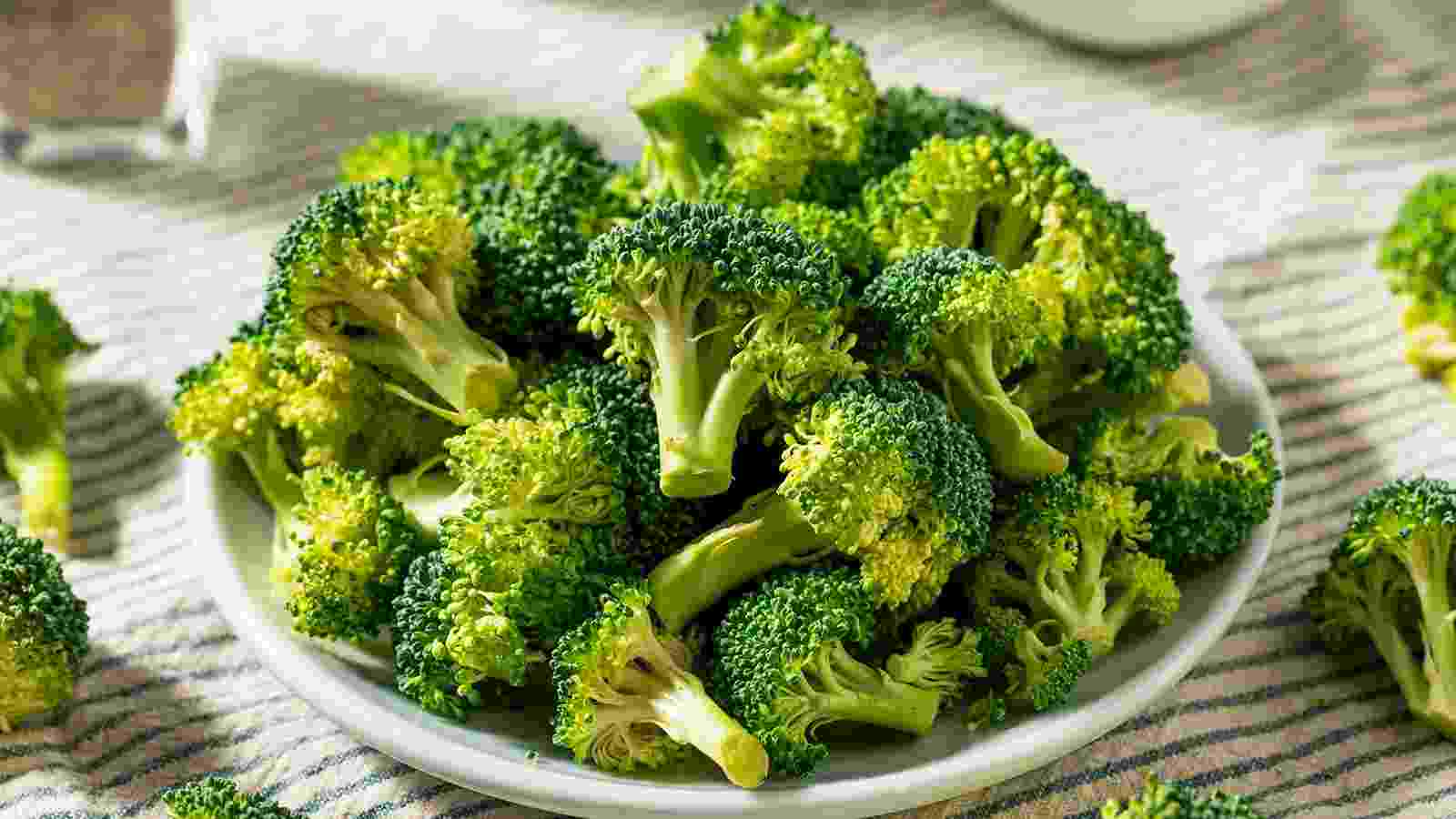 сколько варить брокколи в кастрюле