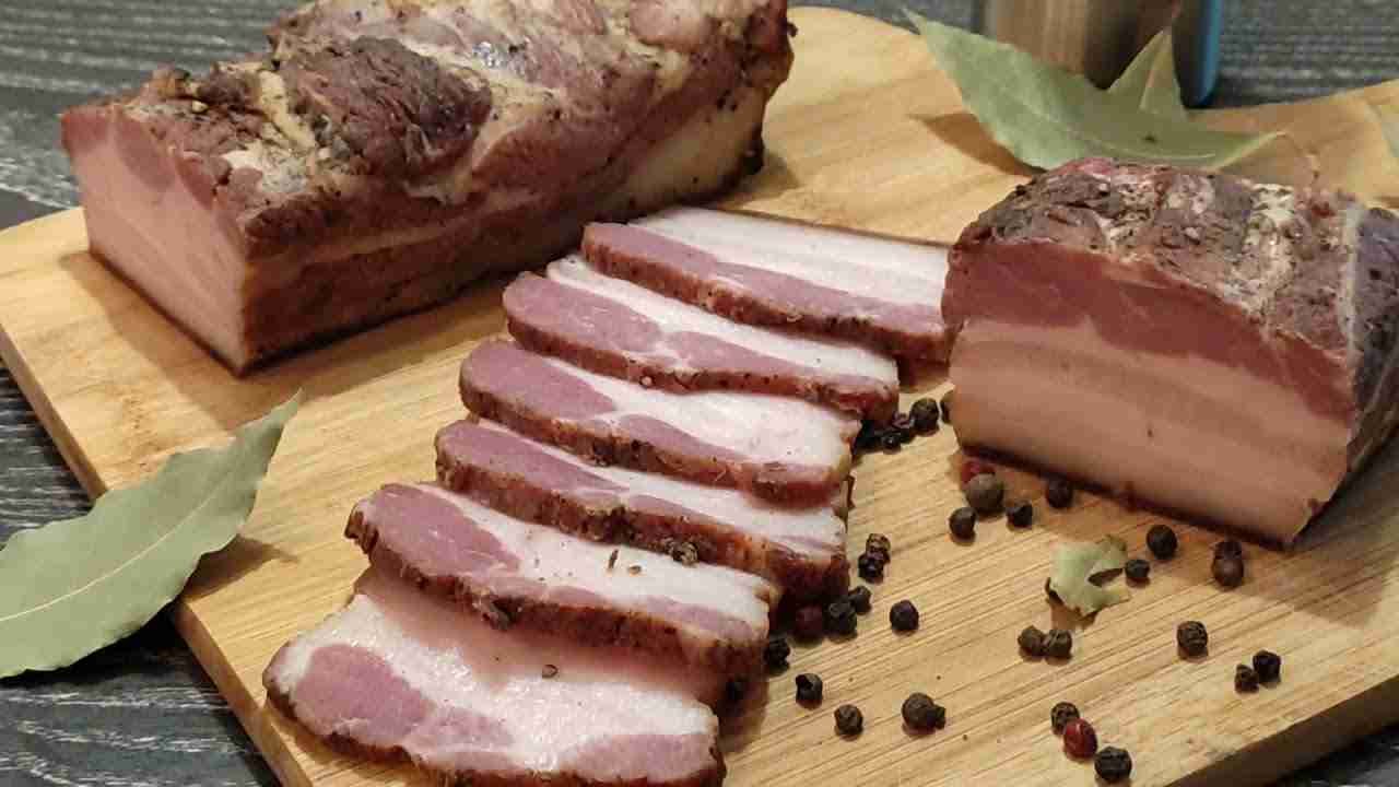 сколько варить грудинку в кастрюле