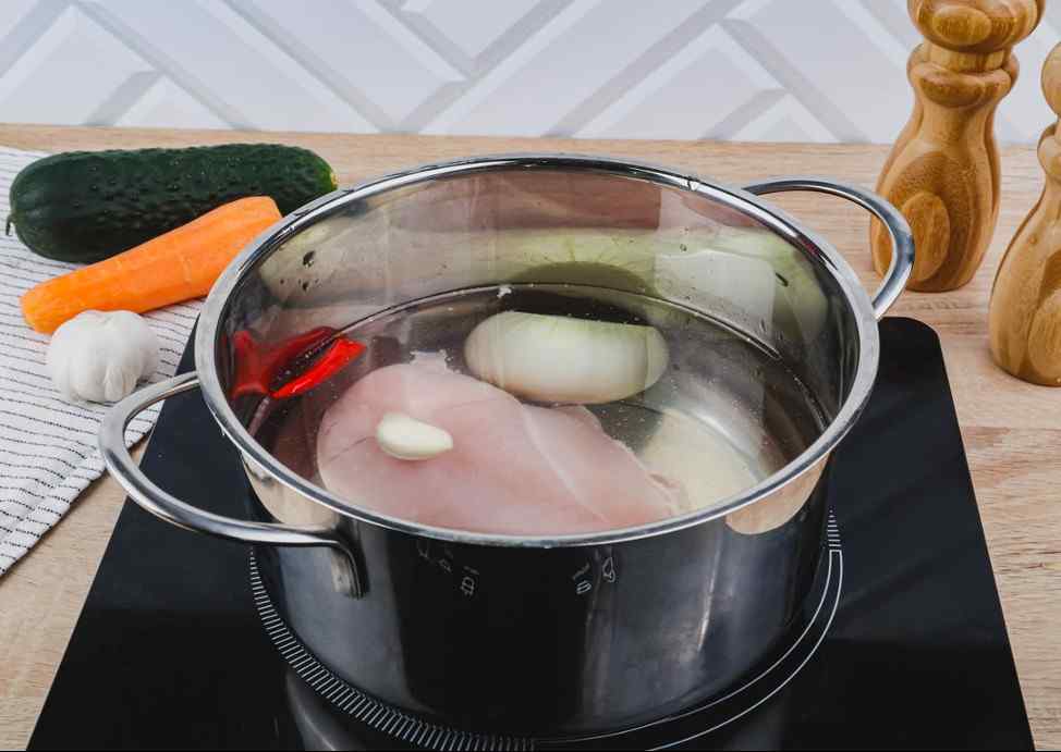 сколько варить куриную грудку в кастрюле