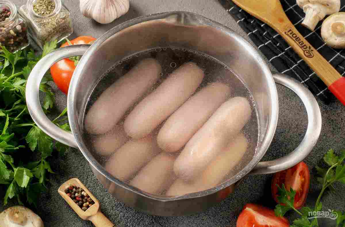 сколько варить сосиски в кастрюле