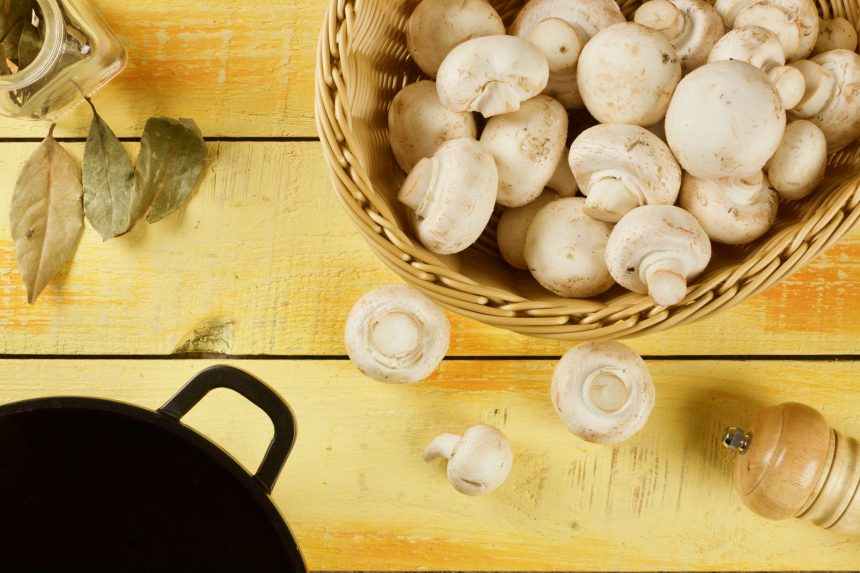 сколько варить шампиньоны свежие в кастрюле