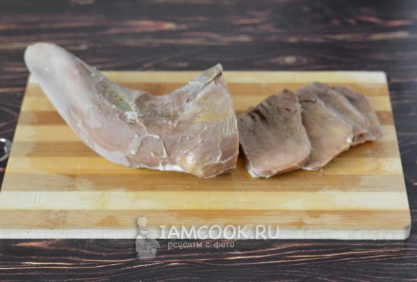 сколько времени варить говяжий язык в кастрюле