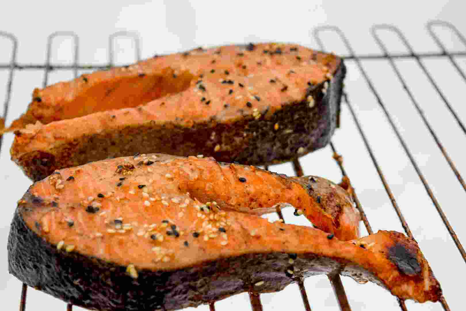 сколько минут варить стейк форели в кастрюле