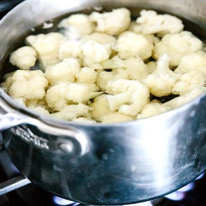 сколько минут варят цветную капусту в кастрюле