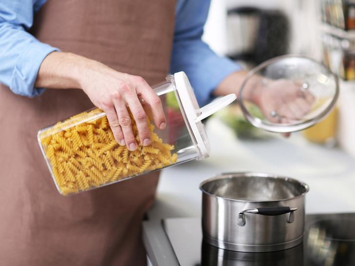 сколько минут нужно варить макароны в кастрюле