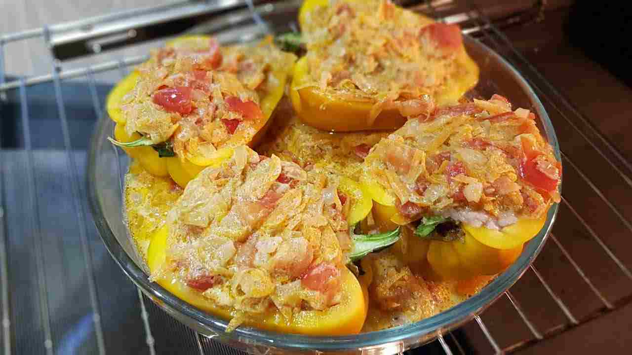 сколько нужно варить фаршированные перцы в кастрюле