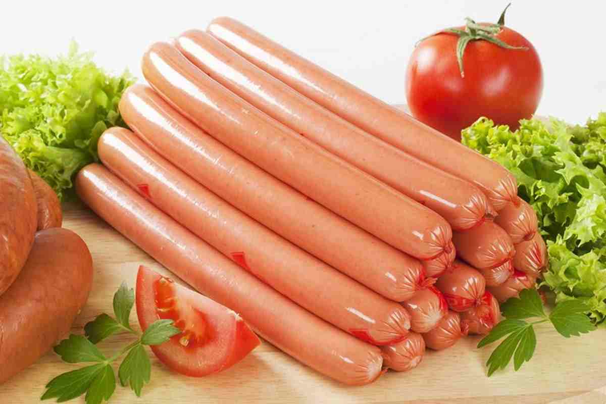 сколько по времени варят сосиски в кастрюле