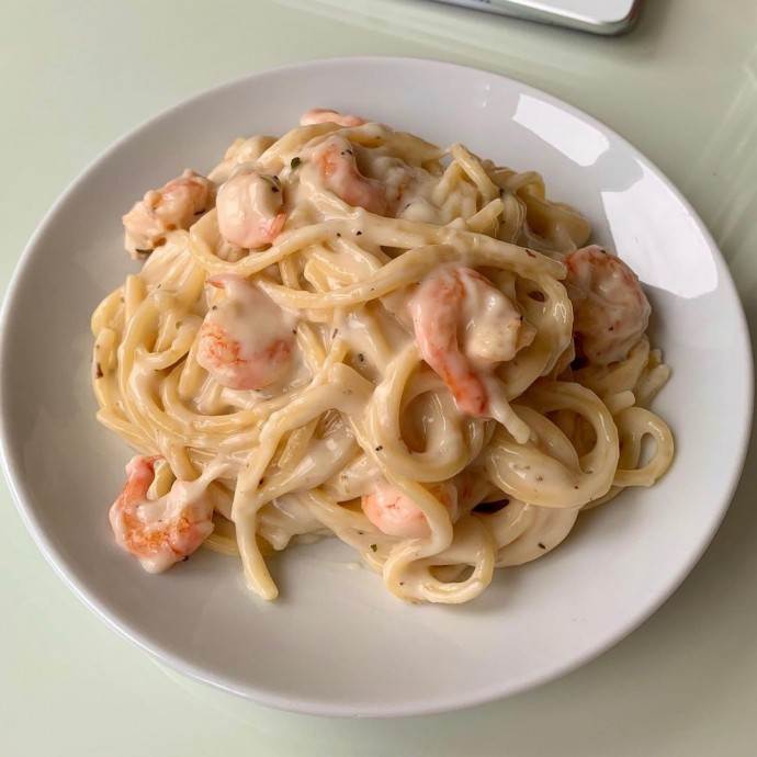 спагетти с креветками в сливочном соусе
