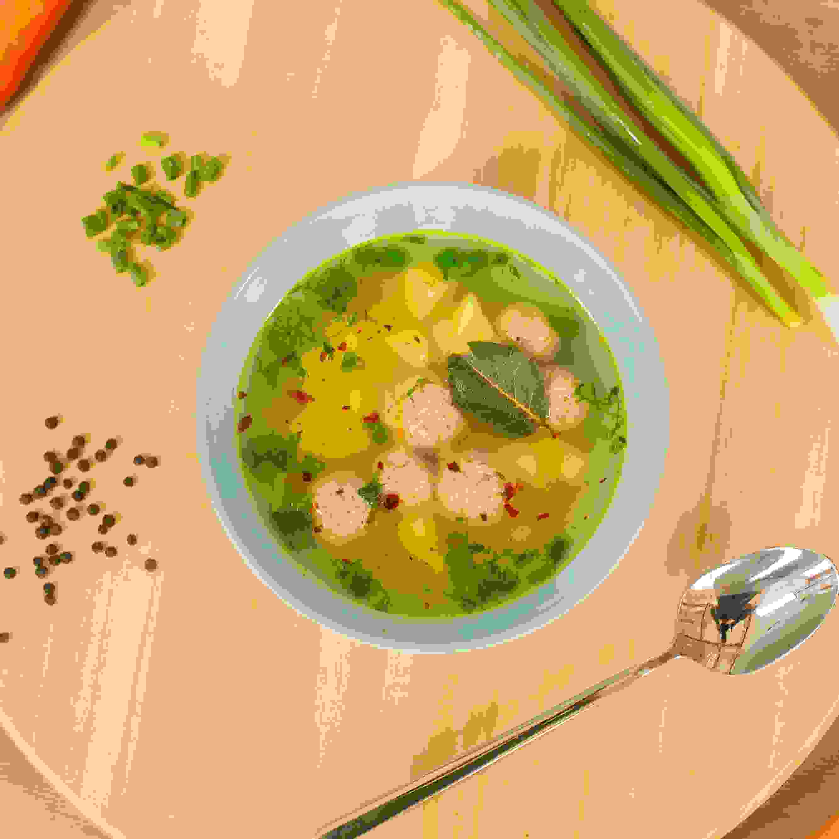 суп с фрикадельками из индейки