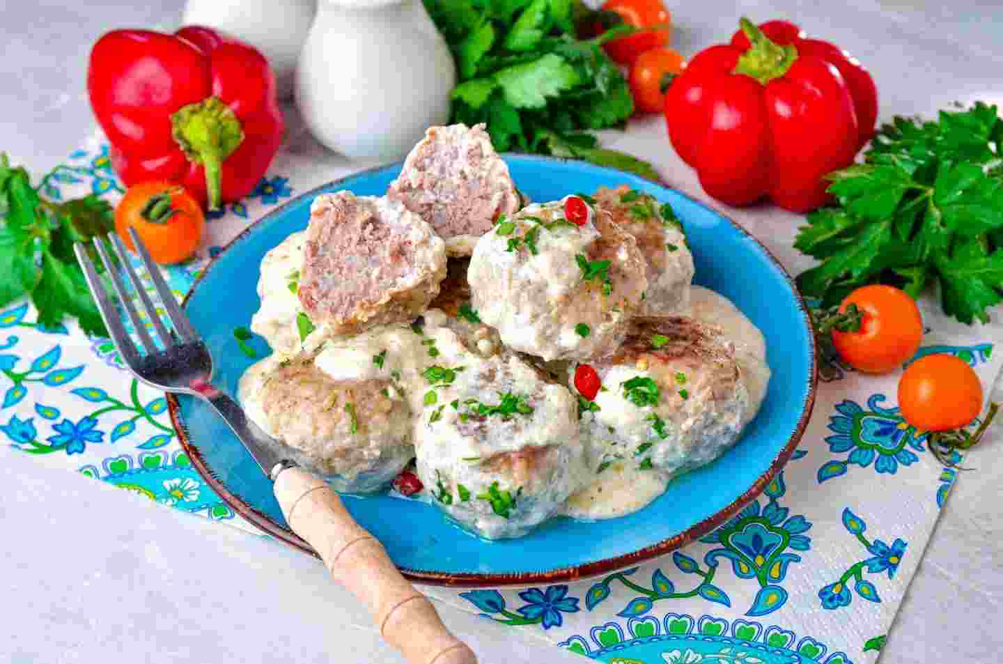 тефтели в сливочном соусе на сковороде