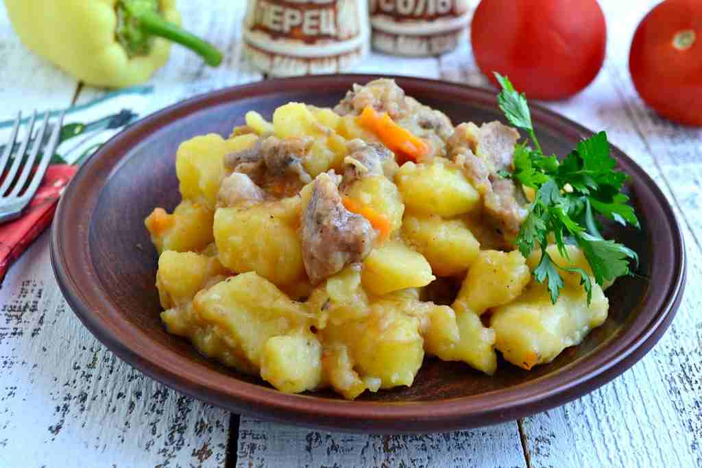 тушеная картошка с тушенкой в мультиварке