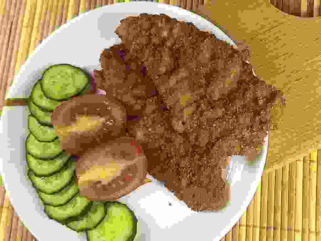 шницель из свинины на сковороде