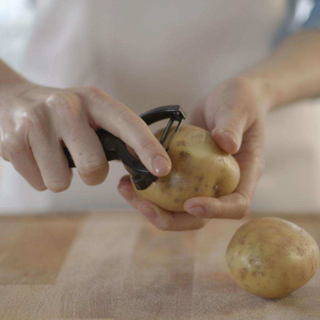 сколько варить картошку кубиками в кастрюле