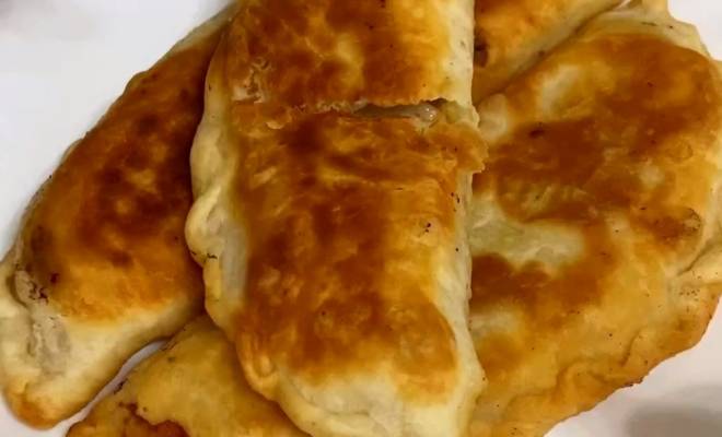 чебуреки рецепт с мясом на сковороде хрустящие